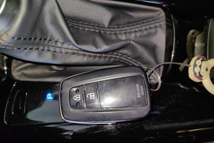 Used Toyota IZOA 2021 2.0L Yichi Version