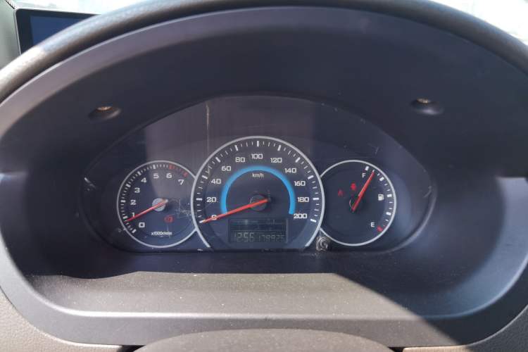 Used Wuling Rongguang V 2015 1.2L Standard Version
