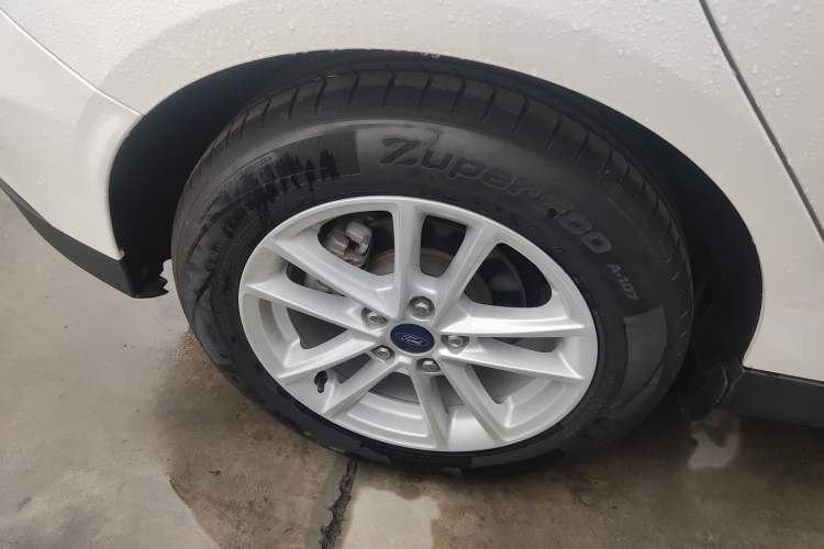 Used Ford Focus 2017 Hatchback 1.6L Automatic Fashion Edition Smart Drive Version
