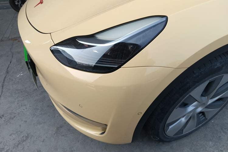 Used Tesla Model Y 2022 Long-Range All-Wheel-Drive Version
