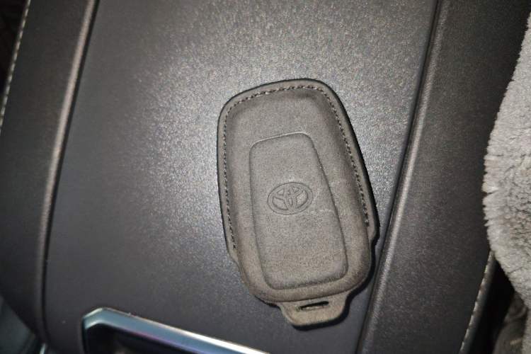 Used Toyota Crown Land Cruiser 2022 2.5L HEV Four-Wheel Drive Premium Edition
