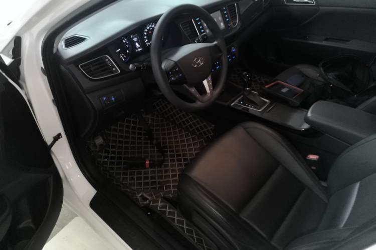 Used Hyundai Mistra 2016 1.8L Automatic Smart GLS
