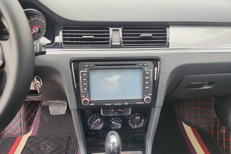 Used Volkswagen Bora 2015 Value Edition 1.6L Automatic Comfort Version
