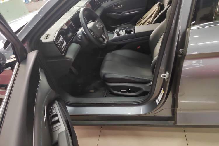 Used BYD Qin L 2025 DM-i Smart Drive 120KM Superior Model
