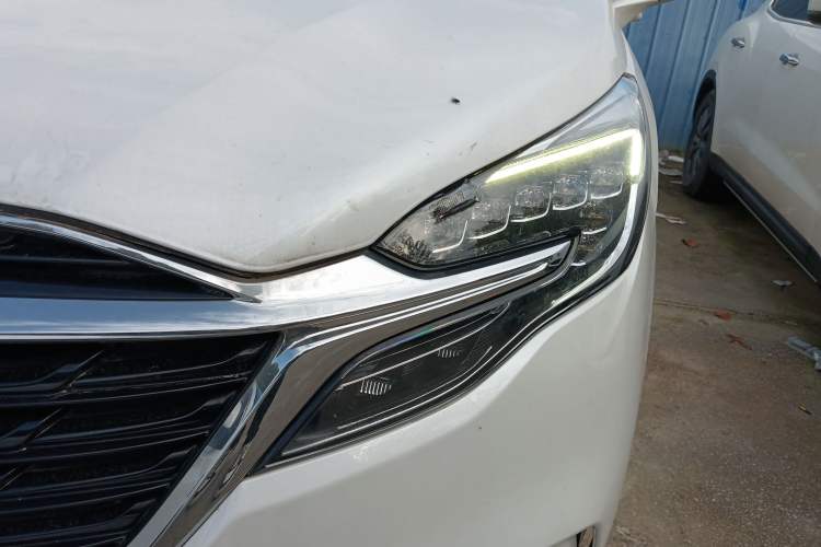 Used Buick GL8 2022 ES Landtrek 653T Comfort Edition
