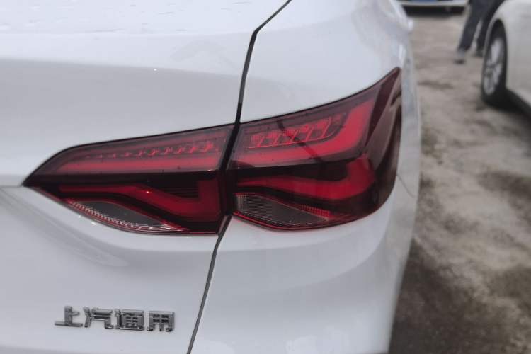 Used Chevrolet Monza 2021 320 Automatic Enjoyment Sunroof Edition
