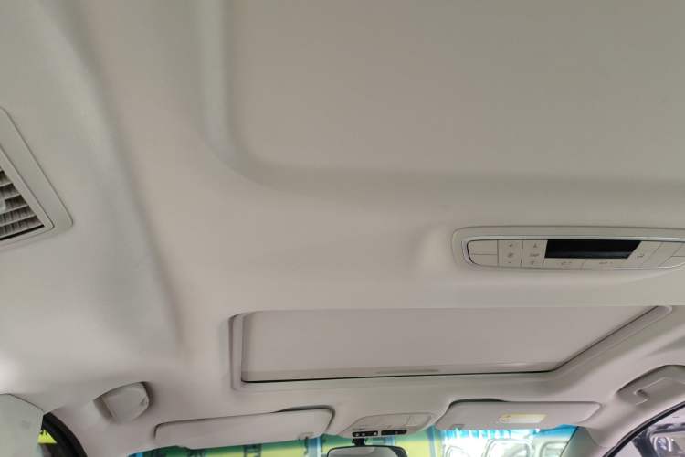 Used Buick GL8 2017 ES 28T Comfort Model China V Standard
