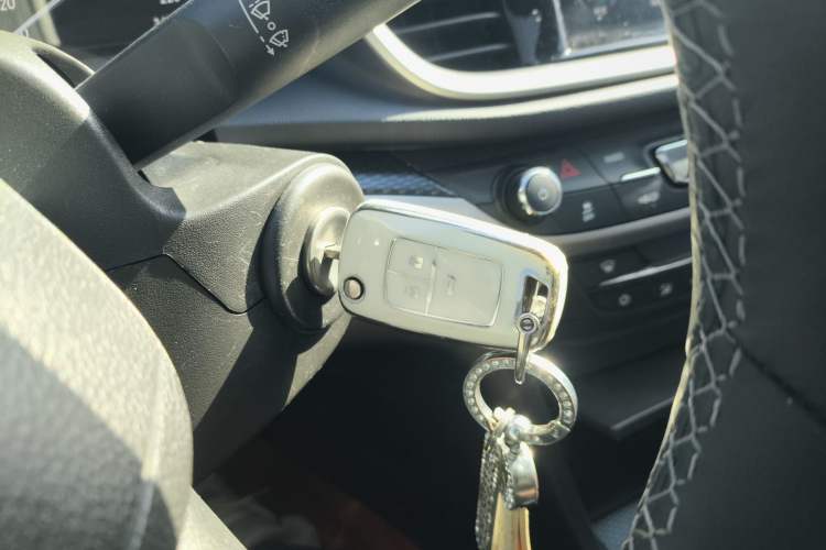 Used Buick Excelle GX 2019 18T Automatic Connected Elite Model China VI Standard