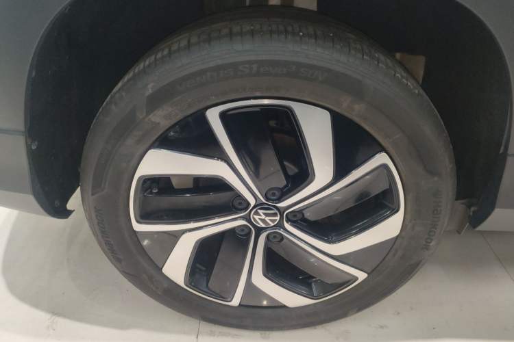 Used Volkswagen Tharu 2023 300TSI Two-Wheel-Drive Full Moon Edition
