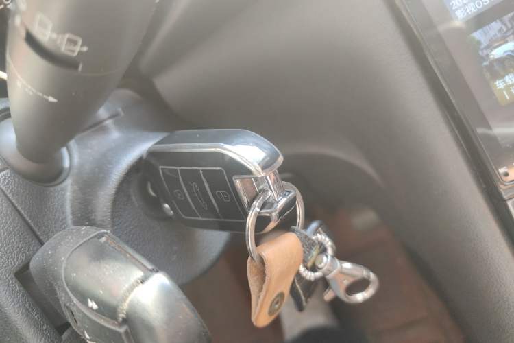 Used Peugeot 3008 2015 1.6THP Automatic Classic Edition