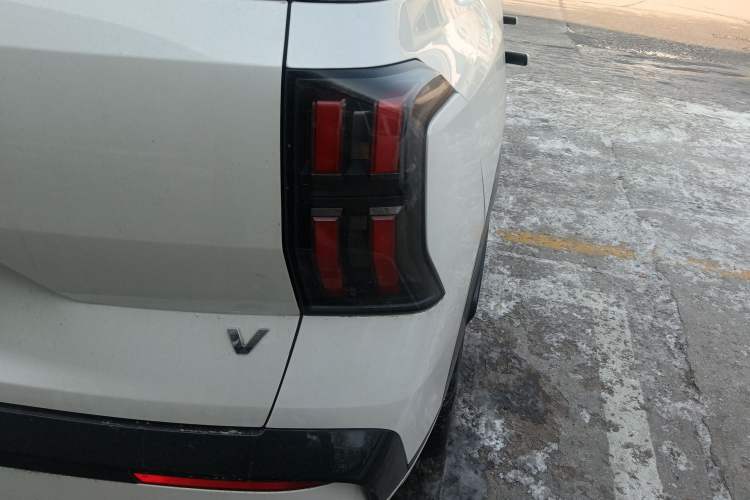 Used AION V 2024 Aion Tyrannosaurus 650 Smart Luxury Edition
