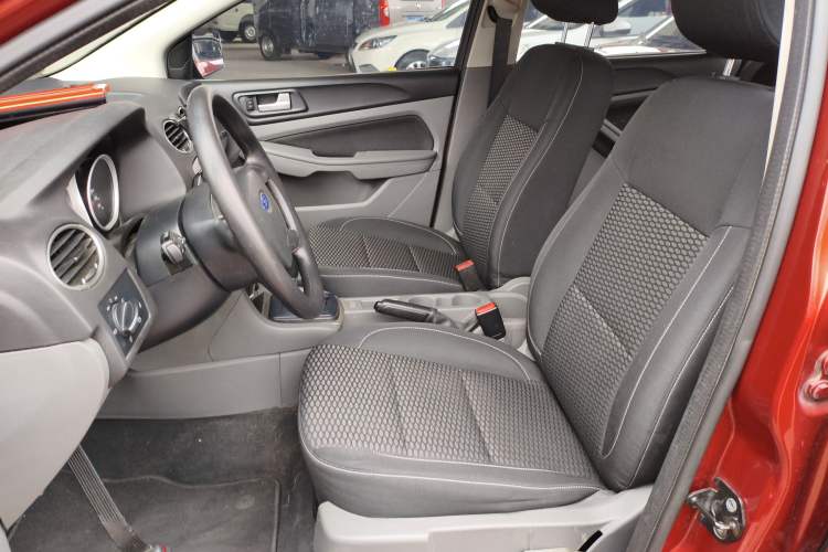 Used Ford Focus 2013 Hatchback Classic 1.8L Automatic Base Model
