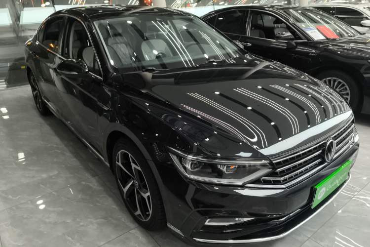 Used Volkswagen Magotan 2023 2 Million Units Commemorative Edition 330TSI DSG Luxury Version
