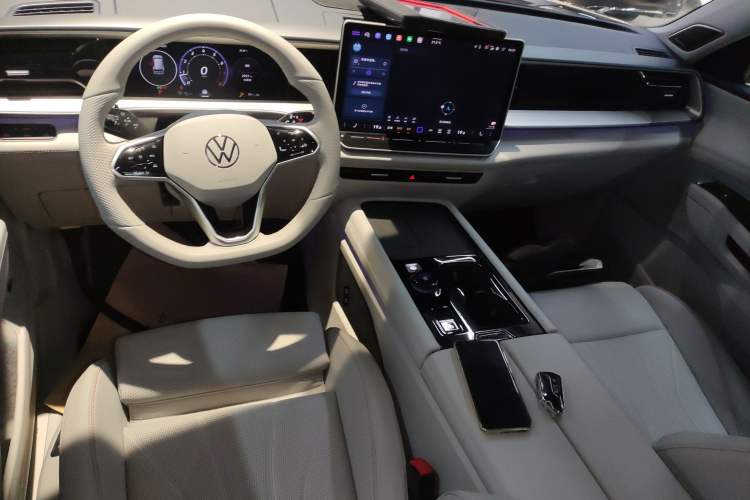 Used Volkswagen Teramont 2025 Tiguan Pro 450TSI 4Motion Crosswind Edition
