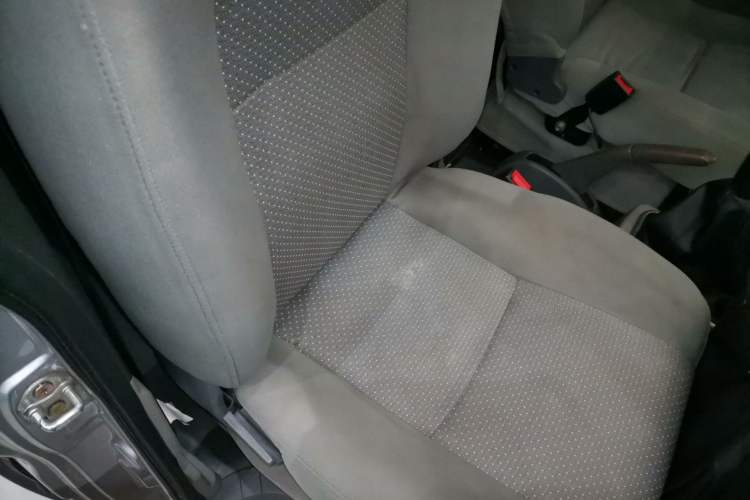 Used FORTHING Lingzhi 2015 M3 1.6L 7-Seater Standard Model
