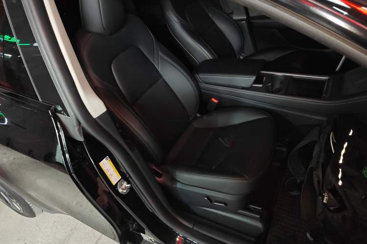 Used Tesla Model Y 2023 Rear-Wheel-Drive Version
