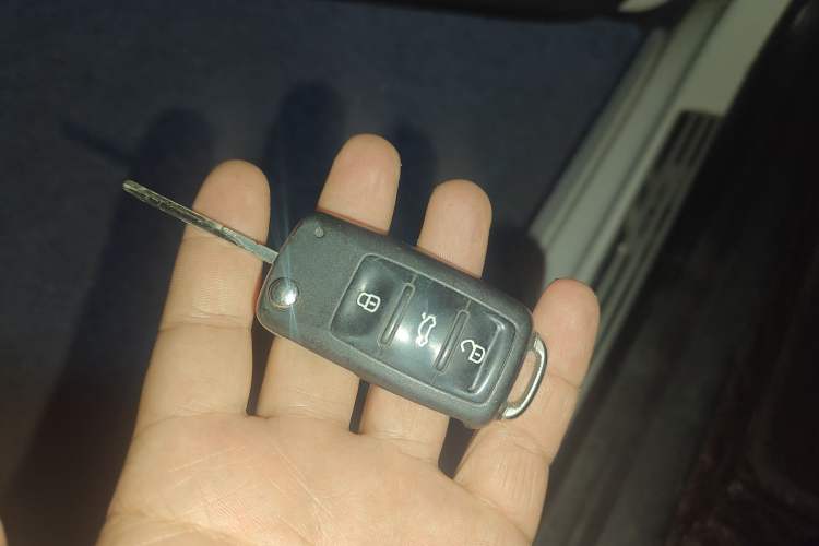 Used Volkswagen Gran Lavida 2013 1.6L Automatic Comfort Model
