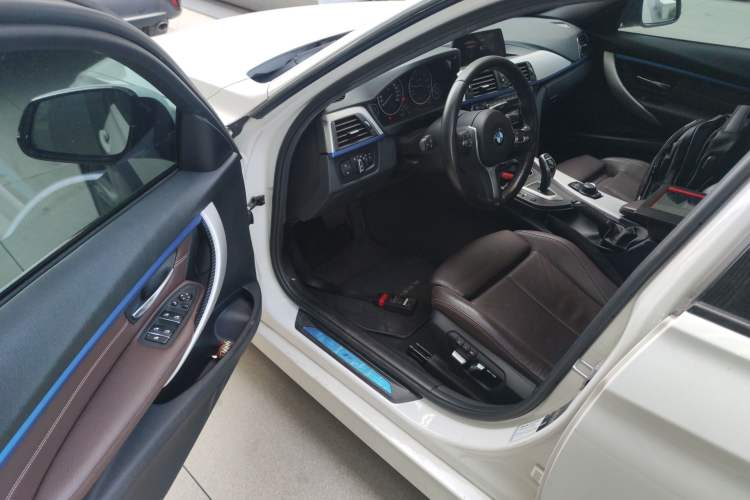 Used BMW 3 Series 2019 320i M Sport Package
