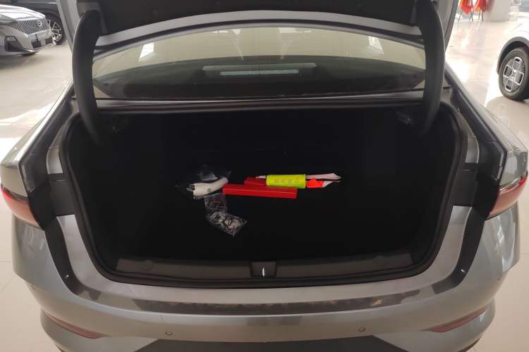 Used BYD Qin PLUS 2025 DM-i Smart Drive 55KM Leading Model
