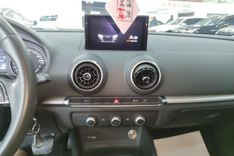 Used Audi A3 2020 Restyled Sportback 35 TFSI Entry-Level China VI Emission Standard
