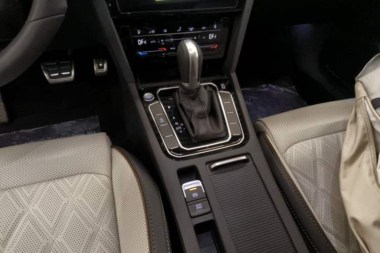 Used Volkswagen Magotan 2023 2 Million Units Commemorative Edition 330TSI DSG Luxury Version
