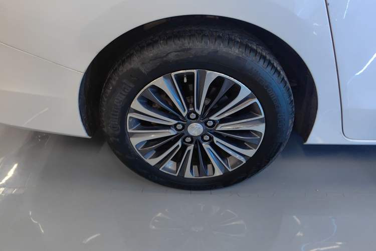 Used Buick GL8 2021 ES Landtrek 653T Luxury Model
