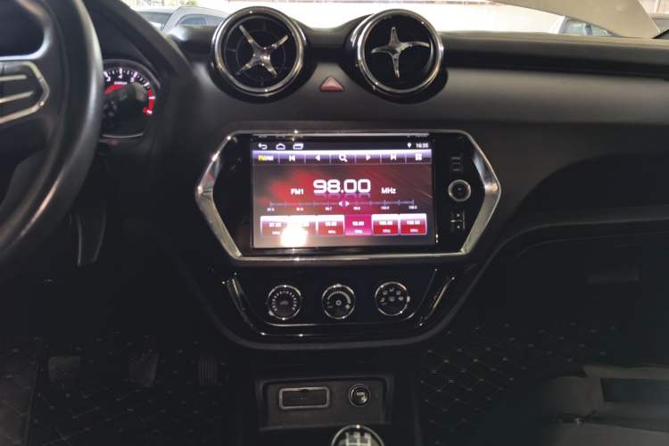 Used Soueast DX3 2018 1.5L Manual Luxury Model
