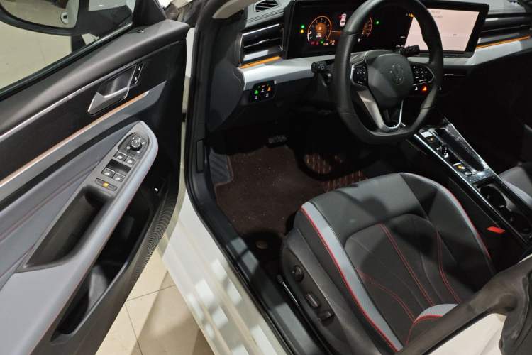 Used Volkswagen Lamando 2023 Lavida L 280TSI DSG Cool & Spicy Edition