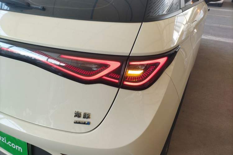 Used BYD Dolphin 2025 Smart Drive Version 420 km Freedom Edition
