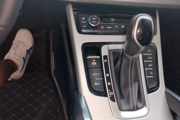 Used Geely Auto Emgrand X7 Sport 2016 1.8TD Automatic Smart Model
