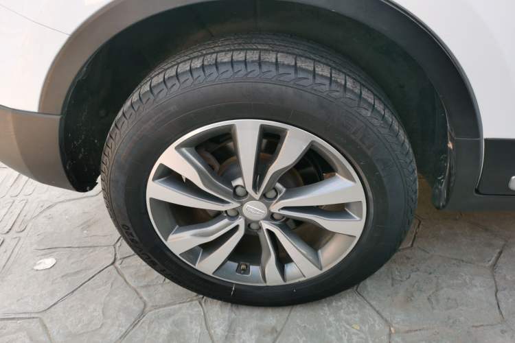 Used Geely Auto Emgrand X7 Sport 2016 2.0L Manual ZhiShang Version