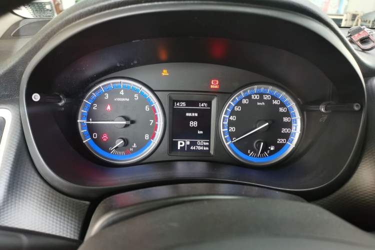 Used Suzuki S-Cross 2015 1.6L CVT Two-Wheel Drive Entry-Level Trim