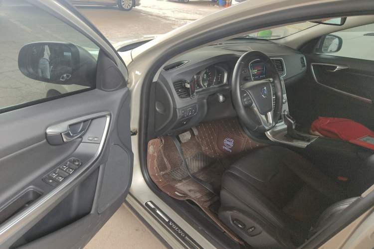 Used Volvo S60 2017 S60L T4 Smart Range Edition