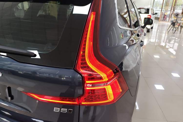 Used Volvo XC60 2023 B5 4x4 Smart Luxury Edition
