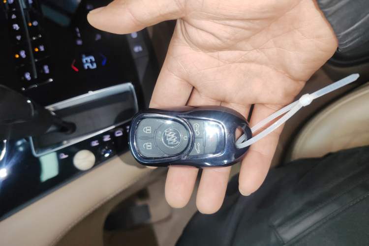 Used Buick GL8 2018 ES 28T Flagship Model China VI Standard
