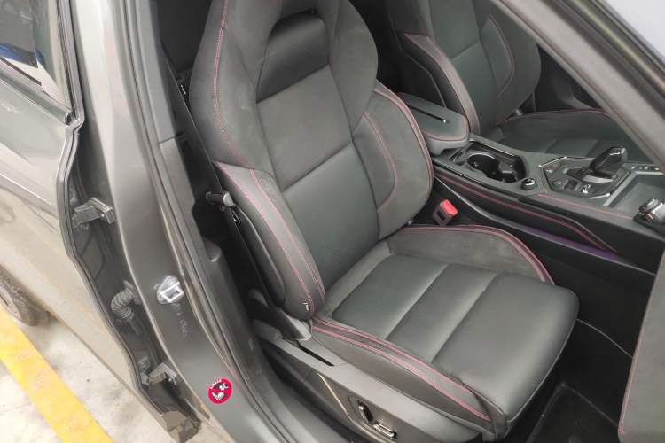 Used Lynk & Co 05 2020 2.0TD Four-Wheel Drive HypeHalo
