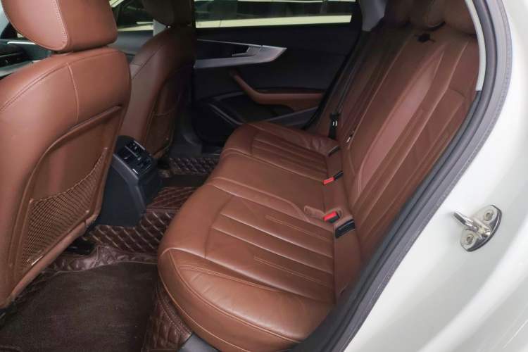 Used Audi A4L 2018 30th Anniversary Edition 40 TFSI Fashion Model
