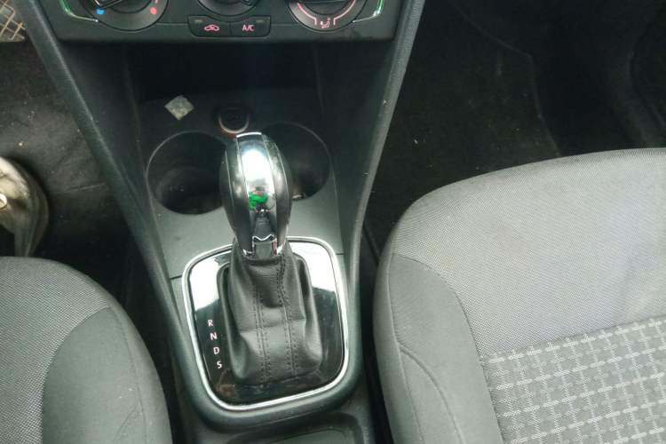 Used Volkswagen Polo 2016 1.6L Automatic Comfort Model
