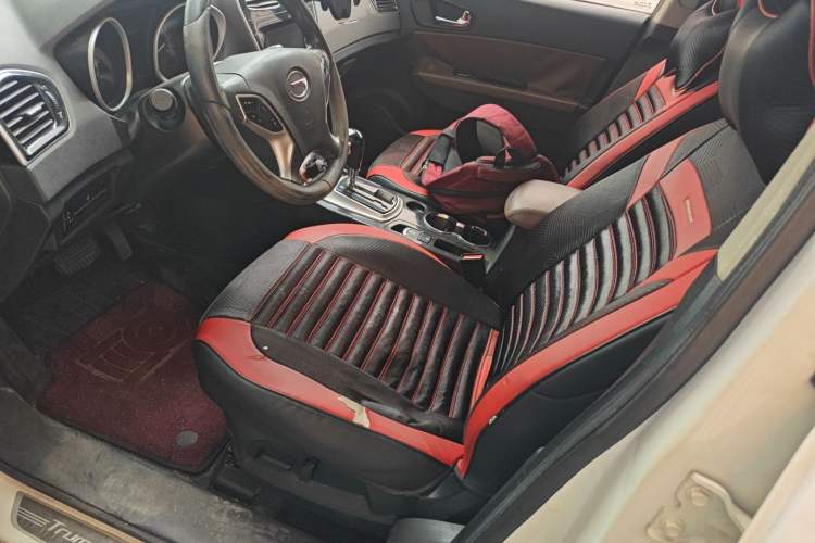 Used GAC Trumpchi GS5 Super 2015 2.0L Automatic Two-Wheel Drive Luxury Navigation Edition
