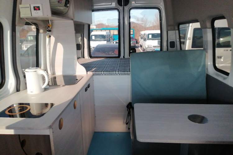 Used SAIC MAXUS Xintu V80 2019 2.5T Classic Model AMT Aoyuntong Long Wheelbase High-Roof 7-Seater