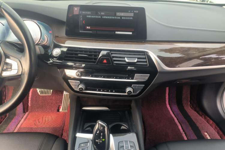 Used BMW 5 Series 2018 525Li Luxury Package
