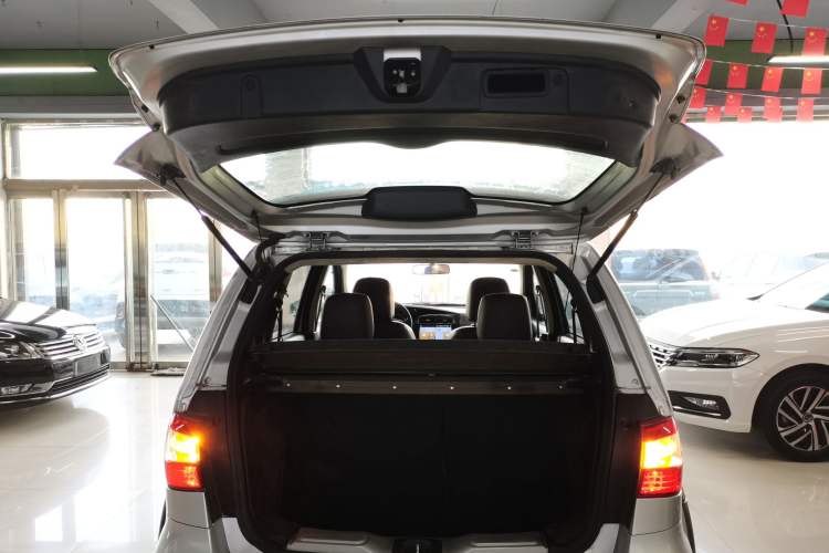 Used Nissan Livina 2015 Jinrui 1.6XV CVT Cool Cafe Edition
