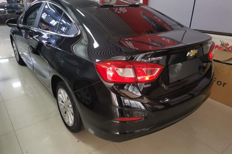 Used Chevrolet Cruze 2018 320 Automatic Pioneer Sunroof Edition