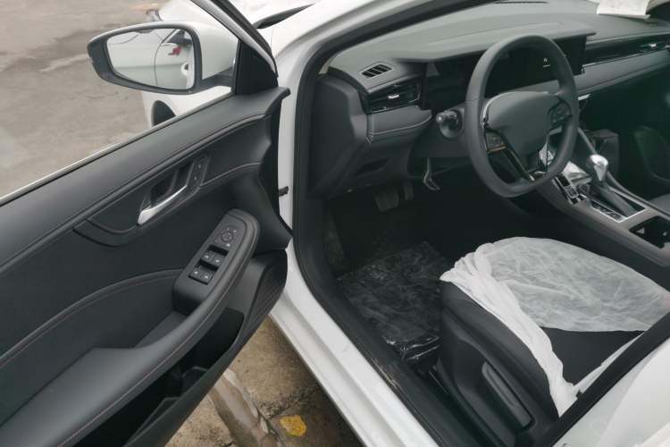 Used Roewe i5 2023 1.5L CVT Luxury Edition
