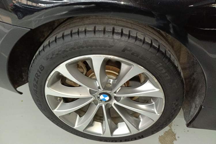 Used BMW 5 Series 2017 525Li Leading Model
