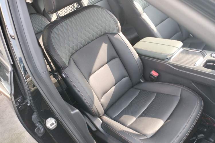 Used Geely Auto Haoyue L 2024 2.0T DCT Prestige Version
