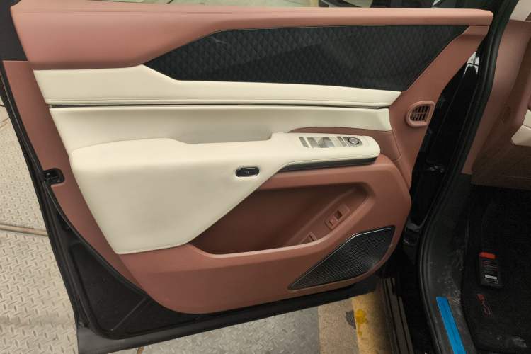 Used BYD Xia 2025 DM-i 1.5T 180km Beyond Edition
