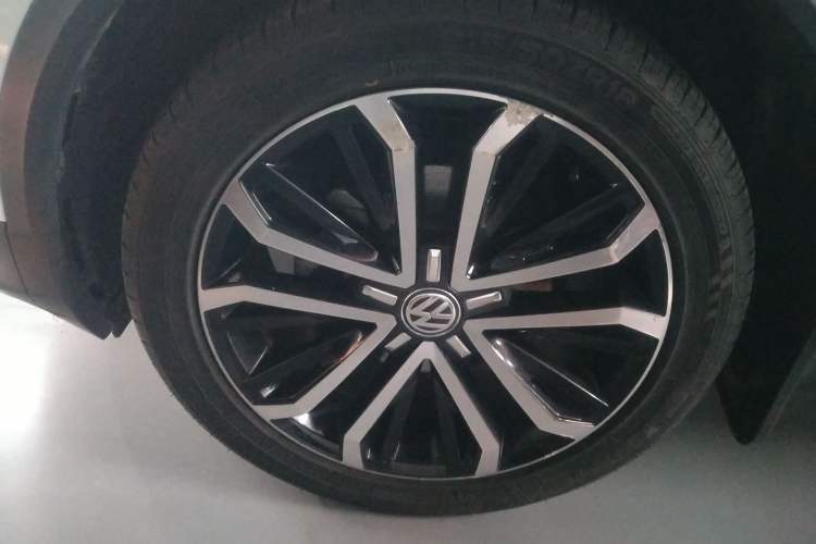 Used Volkswagen T-ROC 2019 280TSI DSG Two-Wheel Drive Comfort Version China VI Standard
