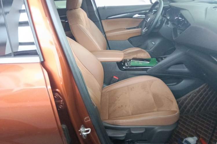 Used Buick Envision 2020 Encore S 652T Four-Wheel Drive Luxury Model
