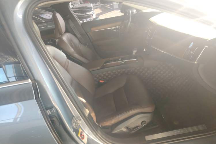 Used Volvo S90 2020 Facelifted T5 Zhiyi Luxury Edition
